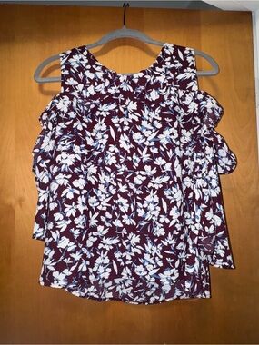 Timing White Floral Cold-Shoulder Blouse on Burgundy